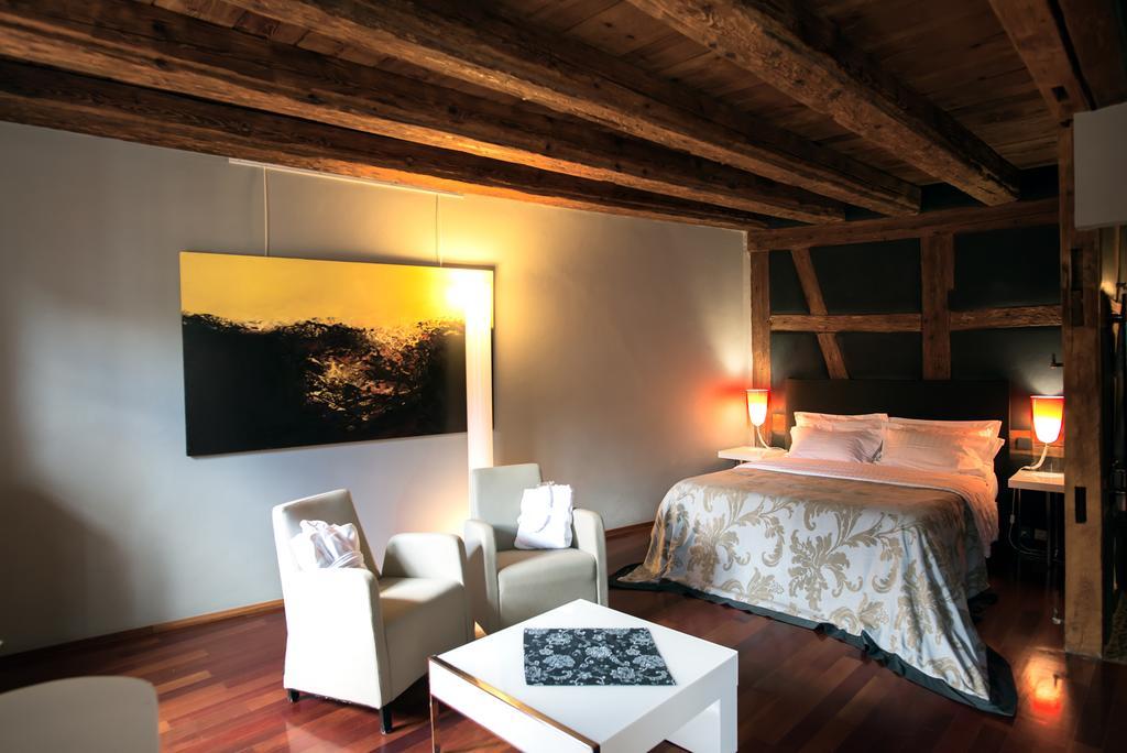 Le B. Suites, Chambres & Restaurant Рикевир Экстерьер фото