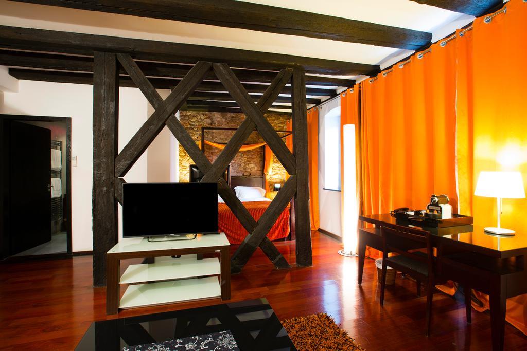 Le B. Suites, Chambres & Restaurant Рикевир Экстерьер фото